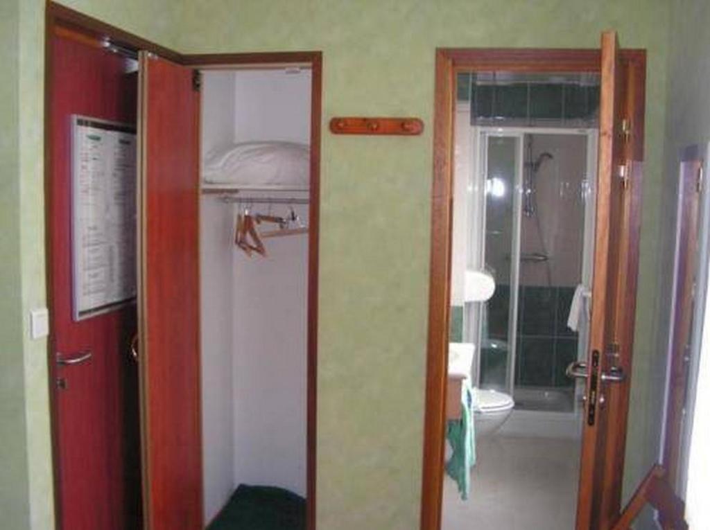Au P'Tit Quinquin Hotel Le Val-Saint-Père Habitación foto